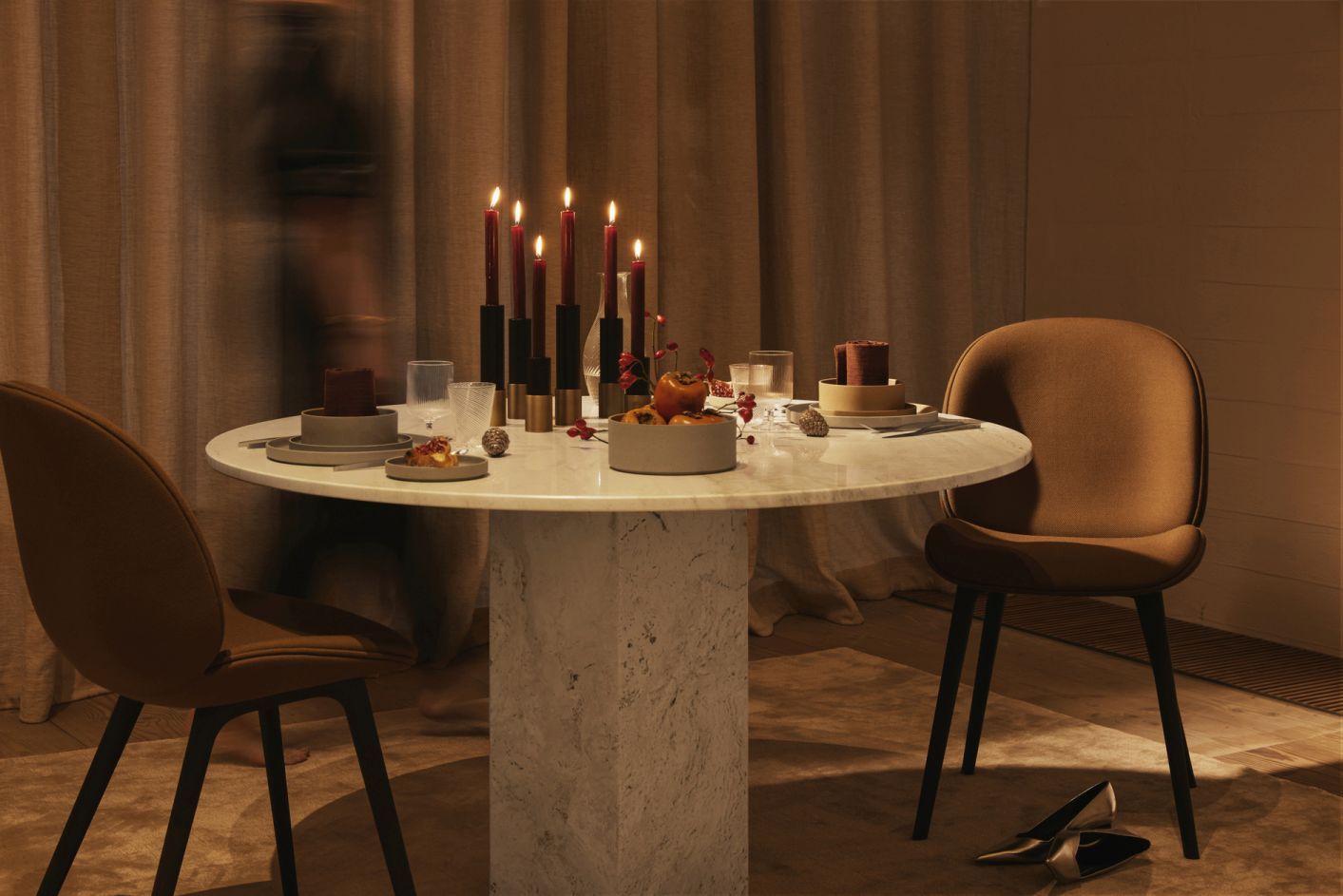 Epic ronde eettafel van Gubi