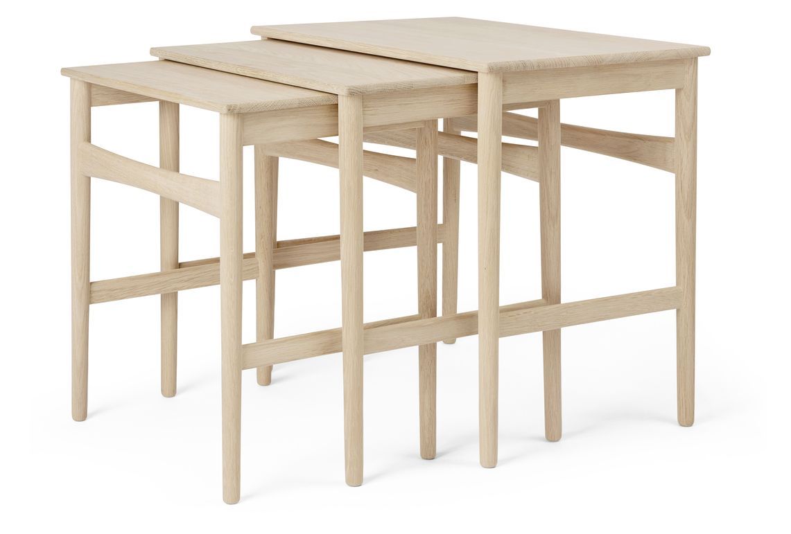 CH004 Beistelltische von Carl Hansen & Søn, 3er Set aus hellem Eichenholz, ineinander geschoben.