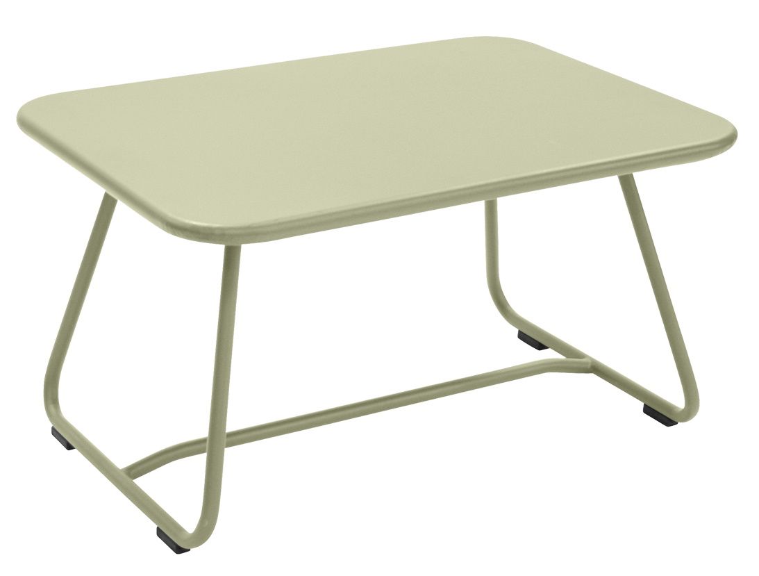 Fermob Sixties Outdoor Tisch, rechteckig, aus Metall in Salbeigrün, modernes Design für Garten und Terrasse.