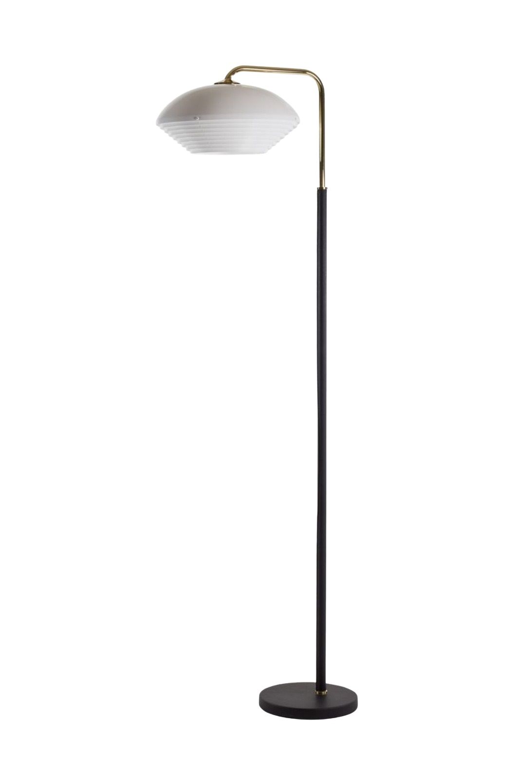 A811 Stehleuchte von Artek: Elegante Stehlampe mit weißem Schirm und schwarzem Fuß.