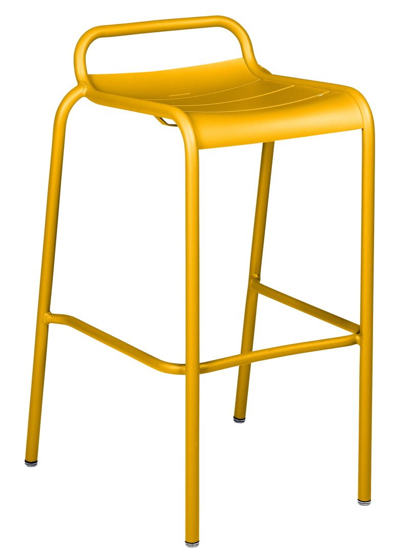 Gelber Luxembourg Barstool Barhocker von Fermob für den Außenbereich, modernes Design mit Rückenlehne und Fußstütze.