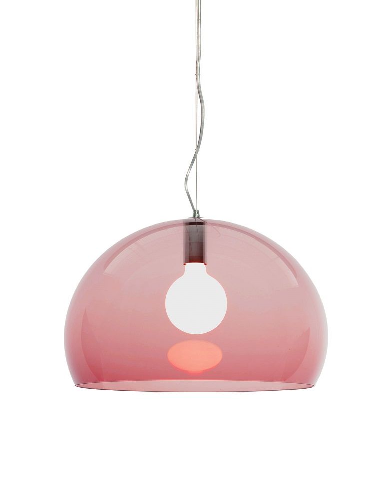 Fly Pendelleuchte von Kartell, rosafarbene Hängelampe mit runder Form und moderner Beleuchtung.