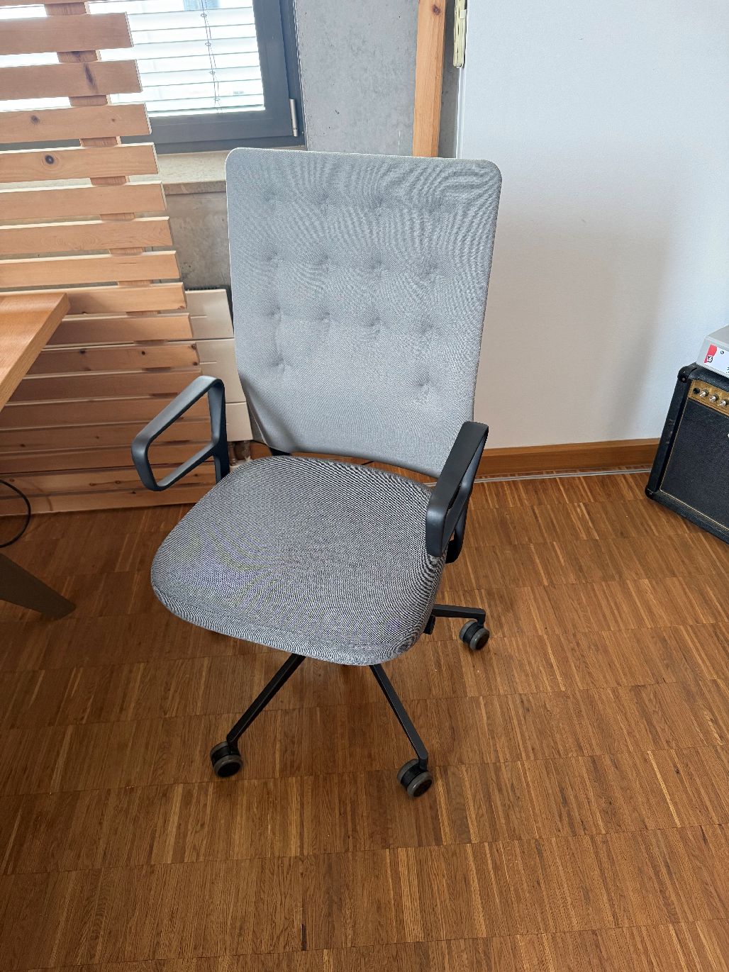 ID Chair - ID Trim bureaustoel met draaifunctie en ringvormige armleuningen Vitra SHOWMODEL / GEBRUIKT MEUBILAIR