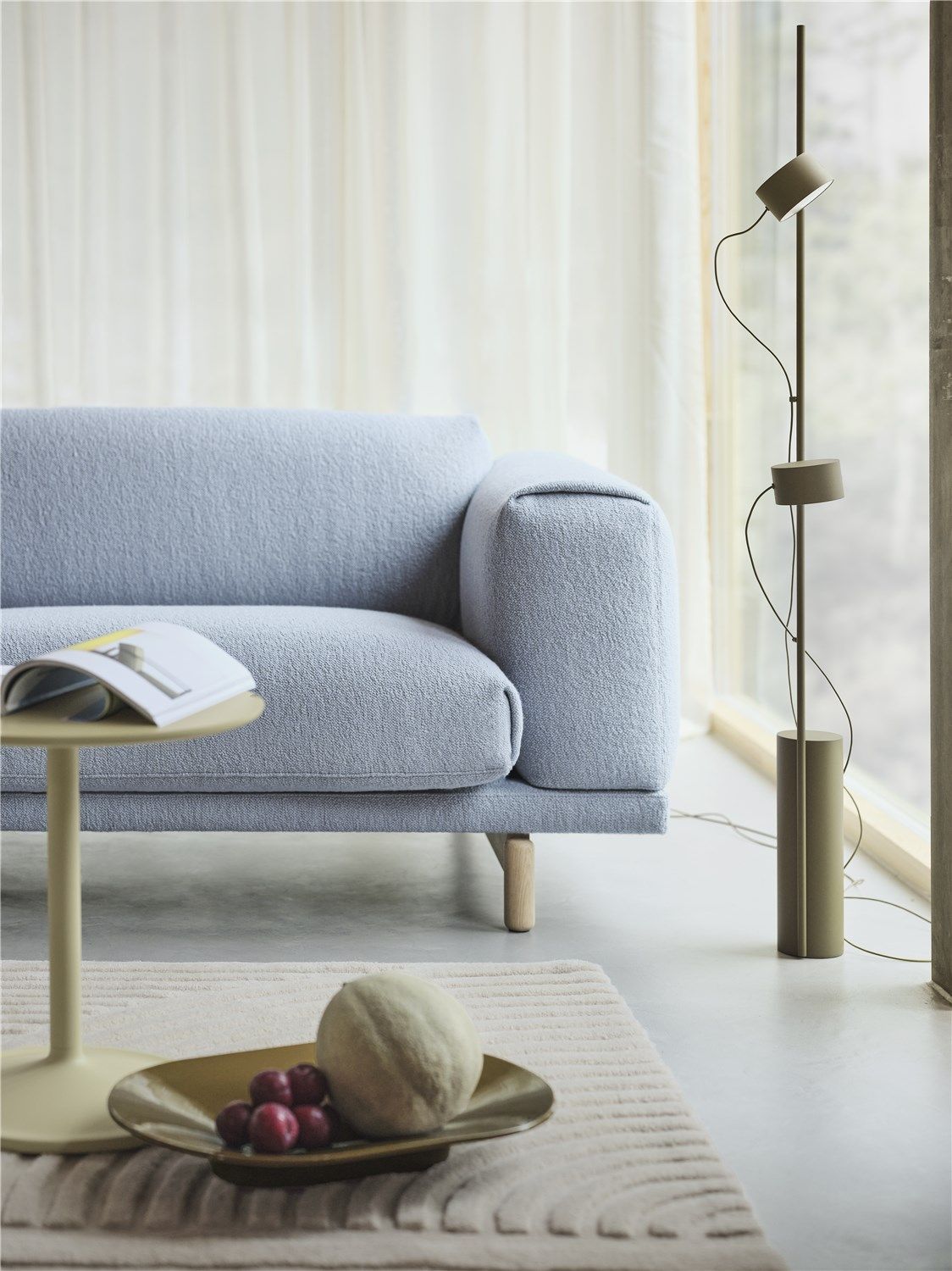 Post vloerlamp van Muuto