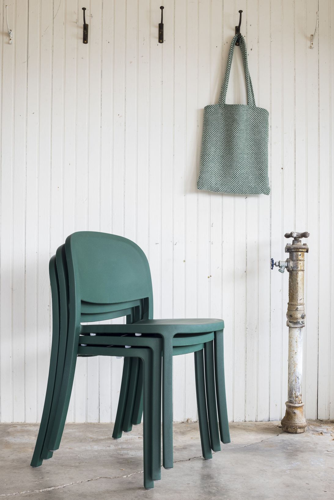 1 inch stapelbare stoel van gerecycled hout, blauw, Emeco