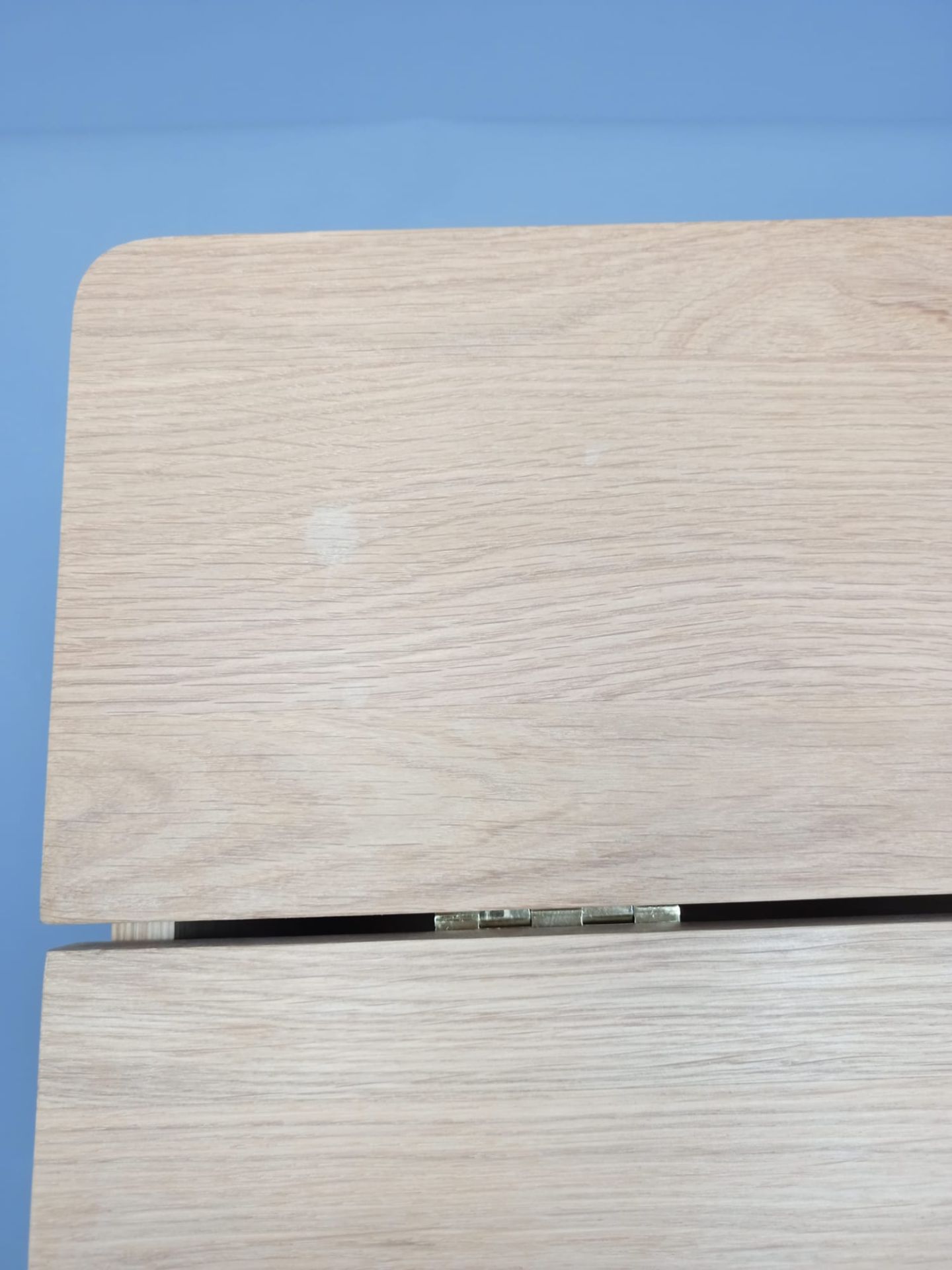 A Line kistbank 68 eiken geolied Form & Refine EXEMPLAAR MET GEBREKEN